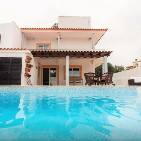Goncinha Com Piscina Privada