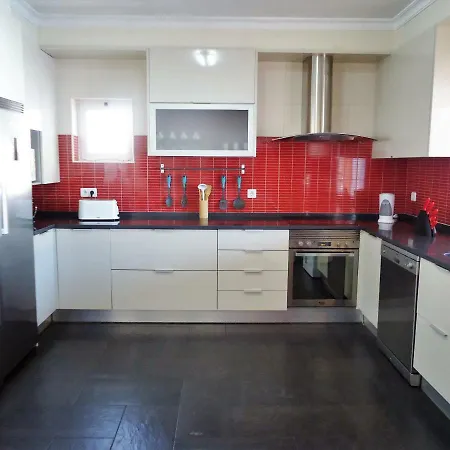 Goncinha Com Piscina Privada Алфарробейра